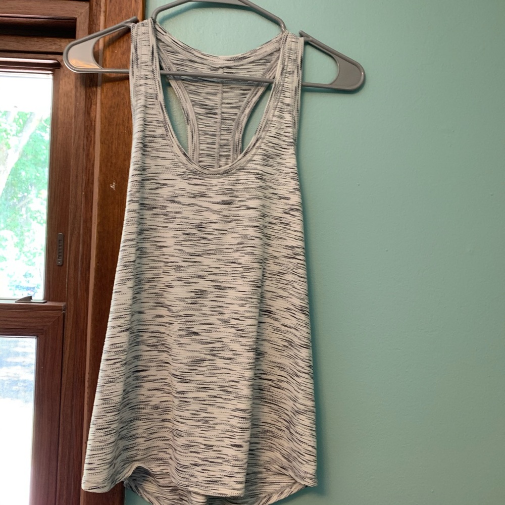 Lululemon: white&black tank